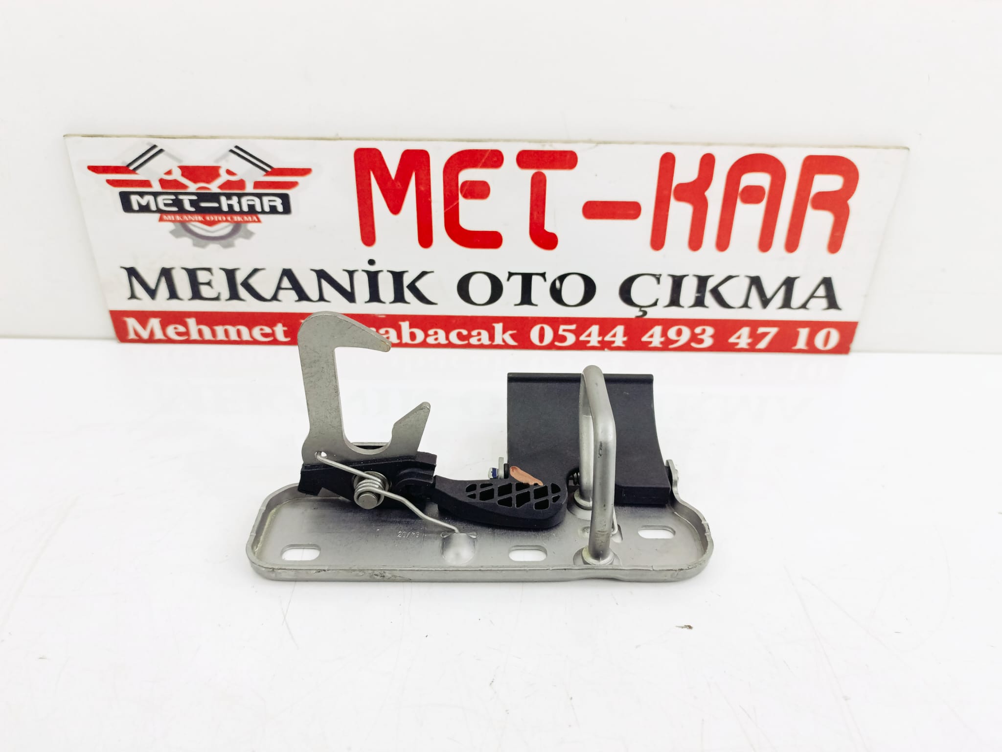 VOLKSWAGEN GOLF VI MOTOR KAPUT KİLİDİ ÜST 1Q0823480