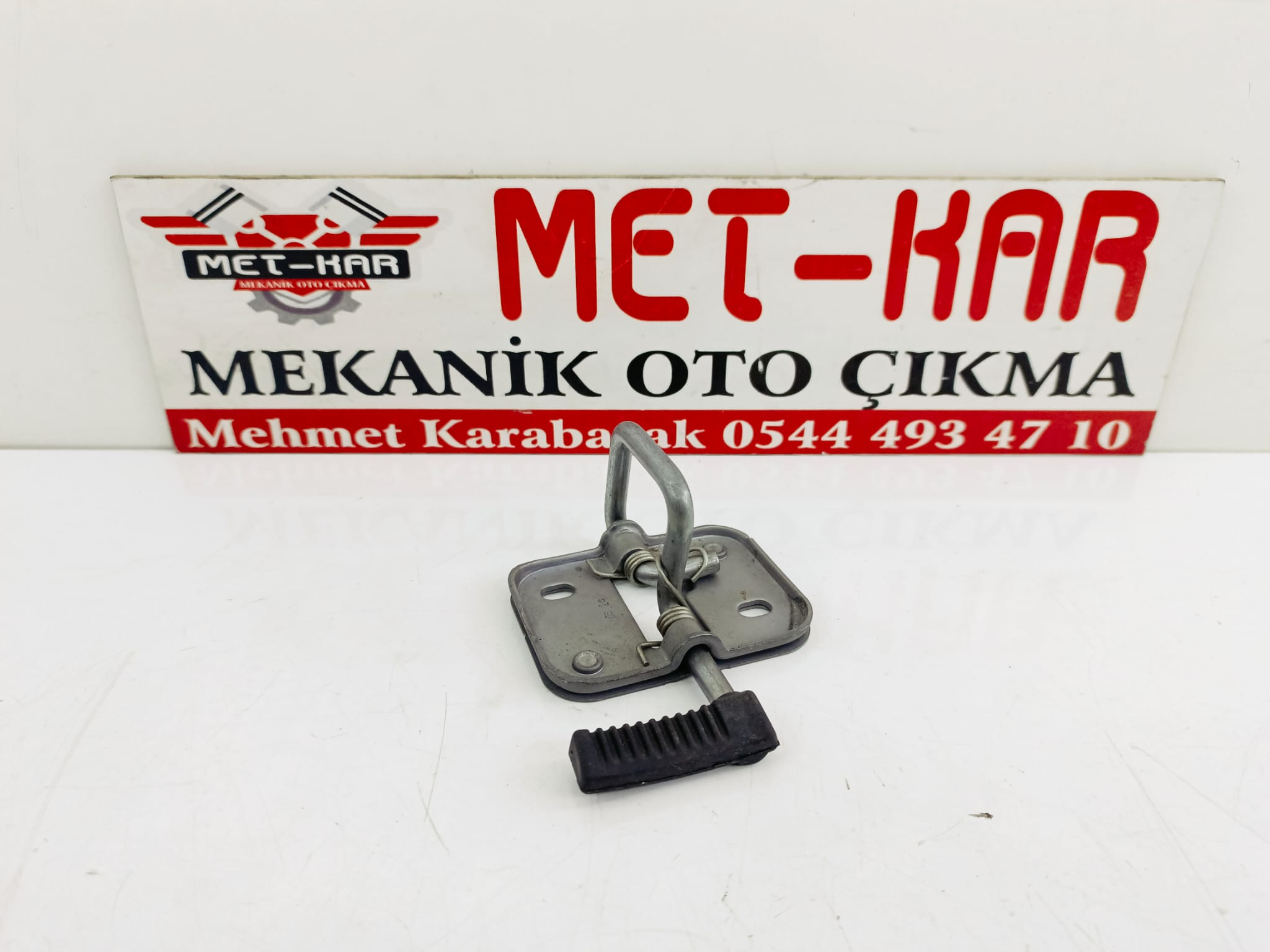 VOLKSWAGEN PASSAT B8 2015-2022 KAPUT KİLİDİ ÜST 3G0823186B