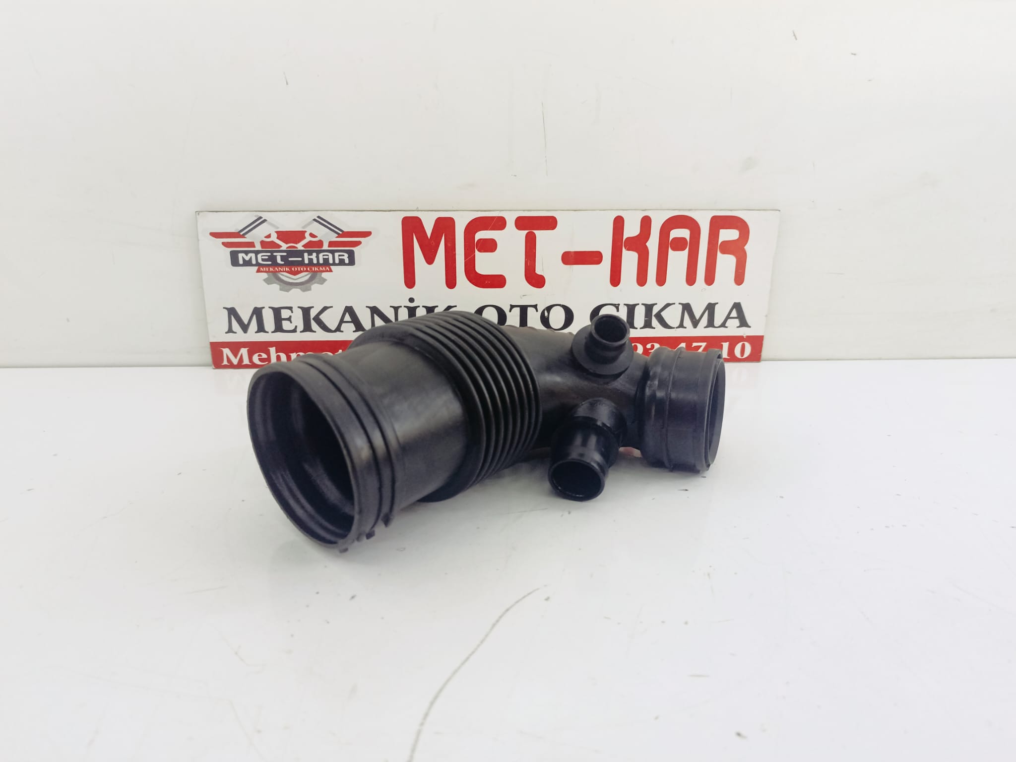 BMW F20 , F21 , F22 , F23 , F30 , F31 , F35 HAVA FİLİTRE HORTUMU ( PLASTİK ) 15-720-095 , 8719822121368 , 13717597586 , 16561BW , 10031127 , 15720095