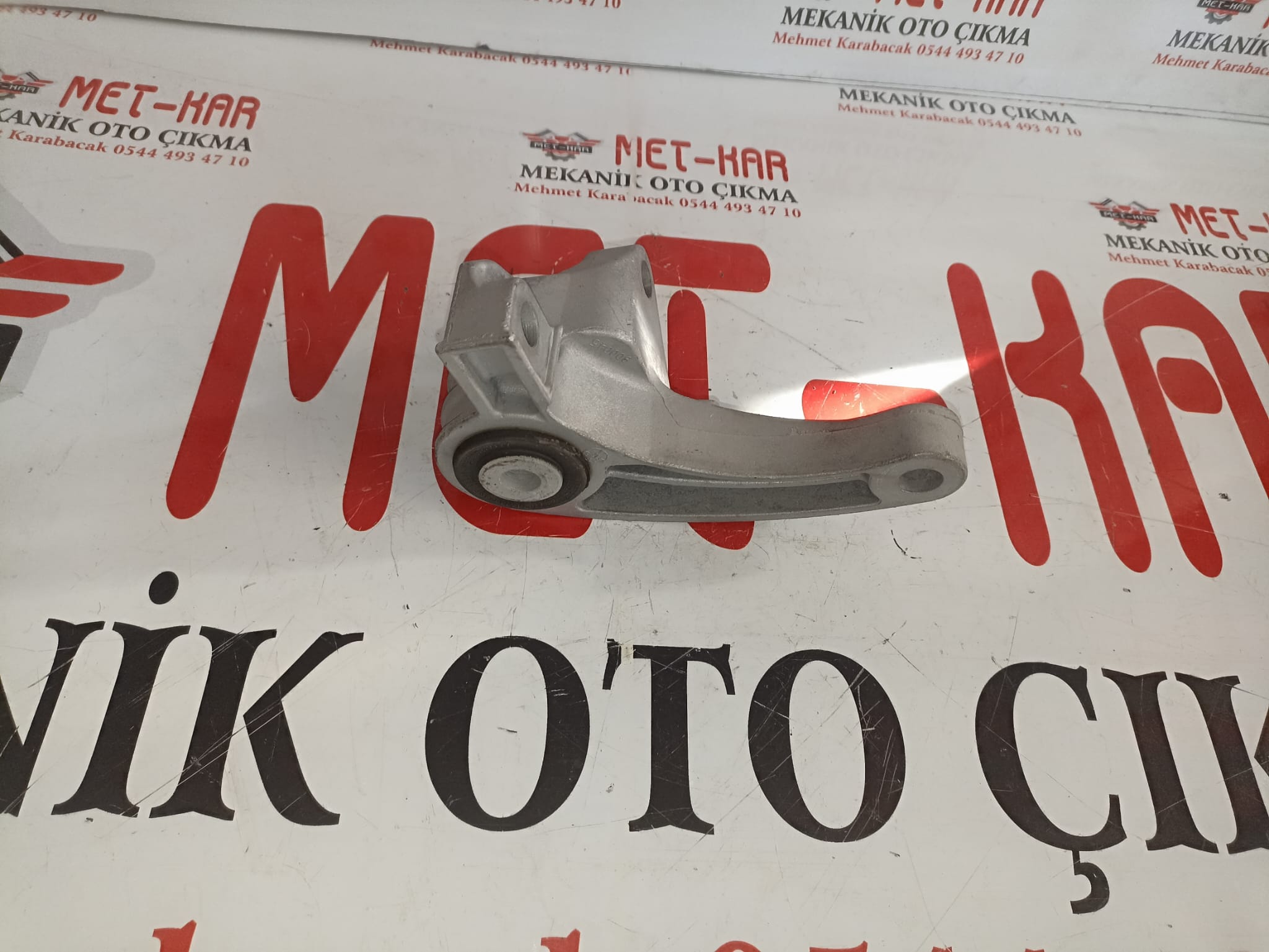 FORD 326C94 C-max Focus Connect 6 Vitesli Şanzıman Alt Montaj Braketi 1785201