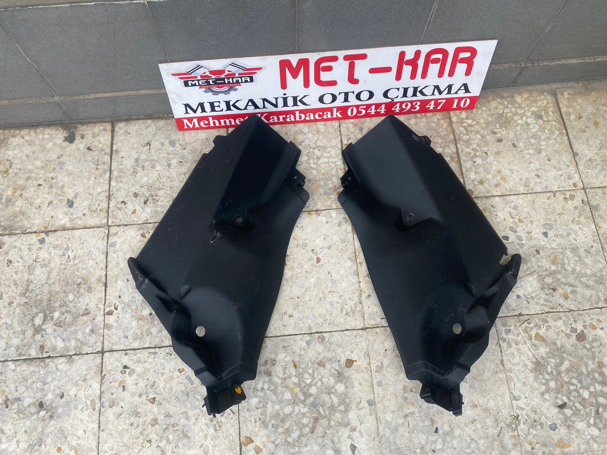 FİAT LİNEA SAG VE SOL ARKA KOLTUK YAN KAPLAMA ,KOLTUK YAN BRAKETİ TİRİMİ  735387557 , 735387558