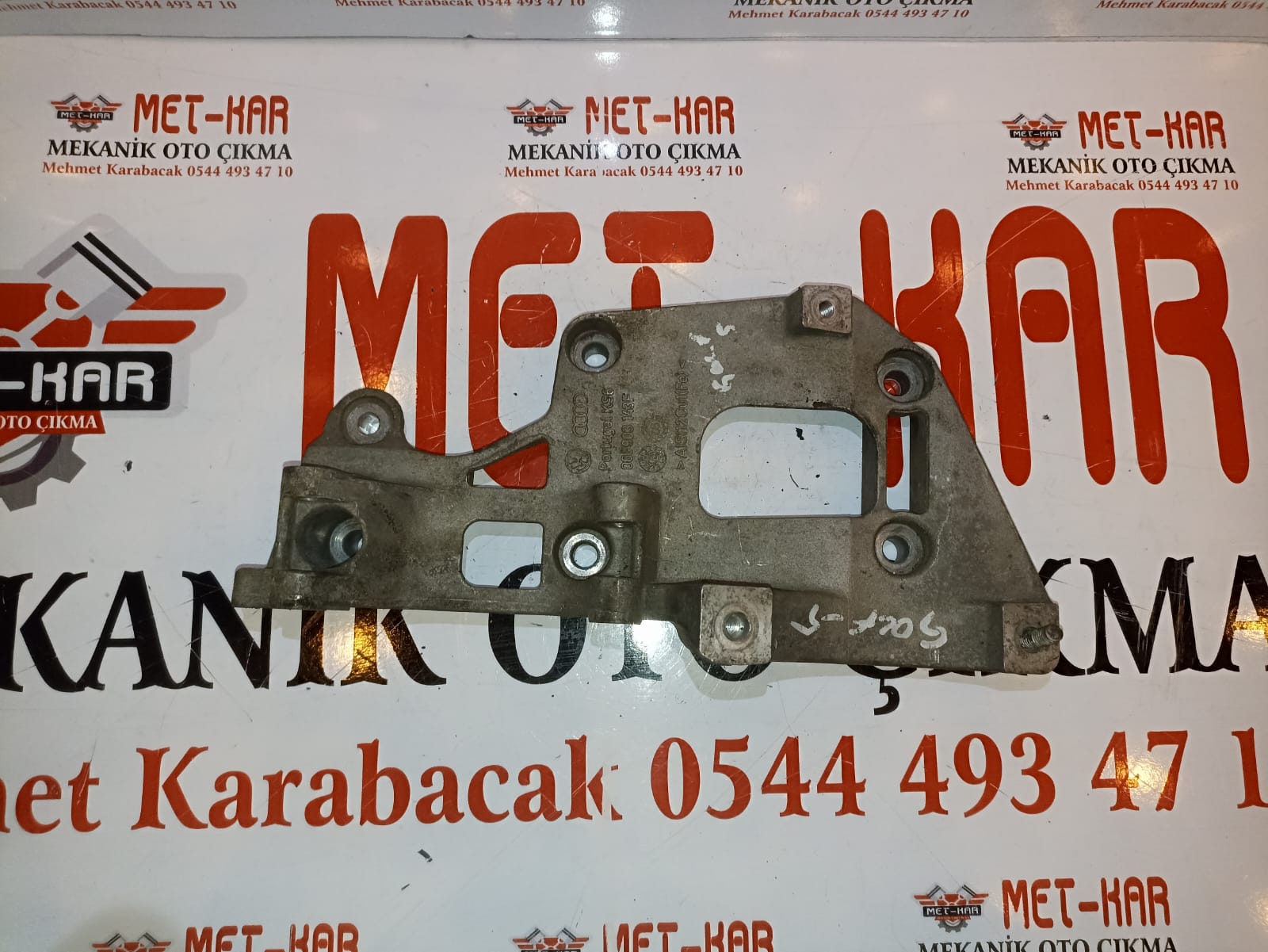 06F903143 F KLİMA BAĞLANTI BRAKETİ PASSAT,GOLF,JETTA,OCTAVİA,AUDİ A3,