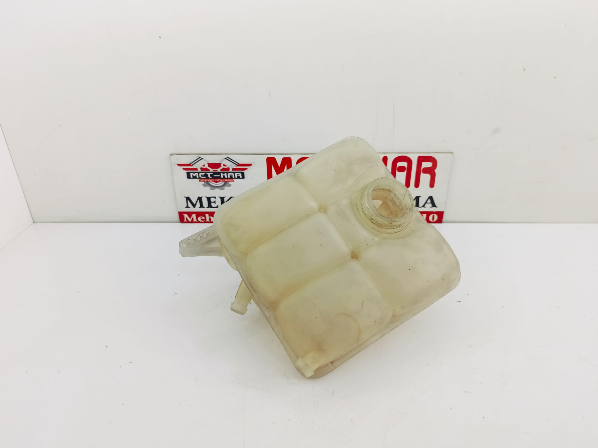 FORD FOCUS , C-MAX RADYATÖR EK SU DEPOSU , 8V61-8K218 AE , 8V61-8K218 DE , 8V61-8K218 , 8V618K218 , AV41-8K218 DA , AV41-8K218 , AV418K218