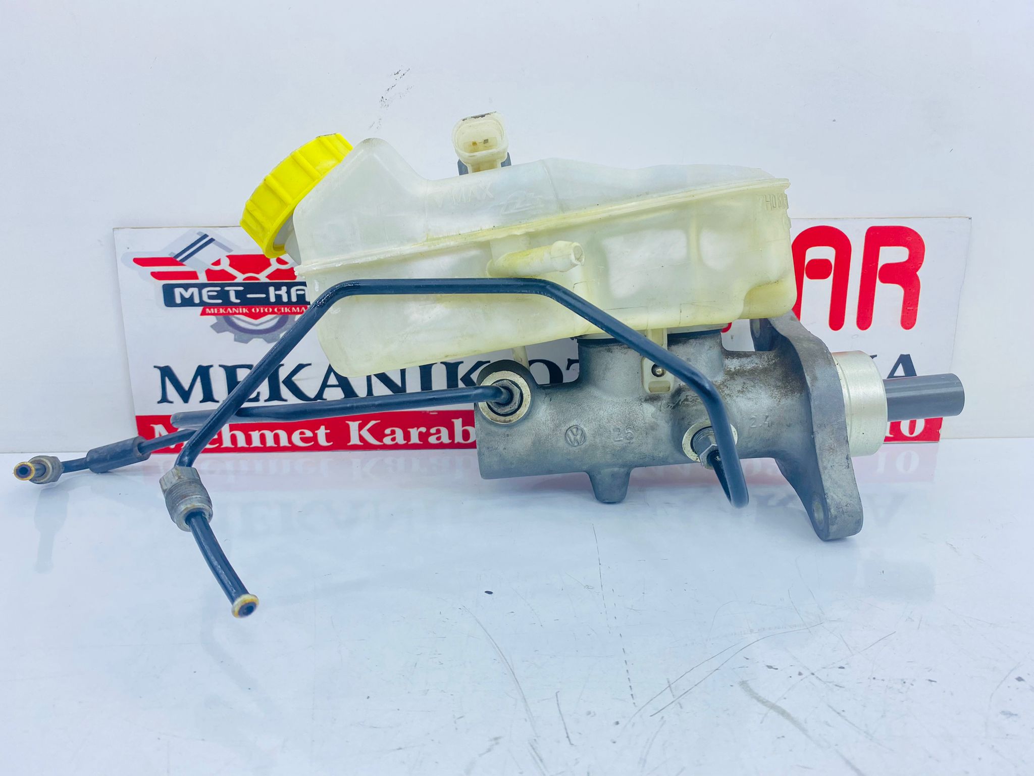 VOLKSWAGEN  T5  TRANSPORTER  1.9motor FREN ANA MARKEZİ VE HİDROLİK YAG HAZNESİ DEPOSU ,  7E0611019A  ,  7E0611019B  ,  7H0 611 303 A  ,  7H0611303A  , 