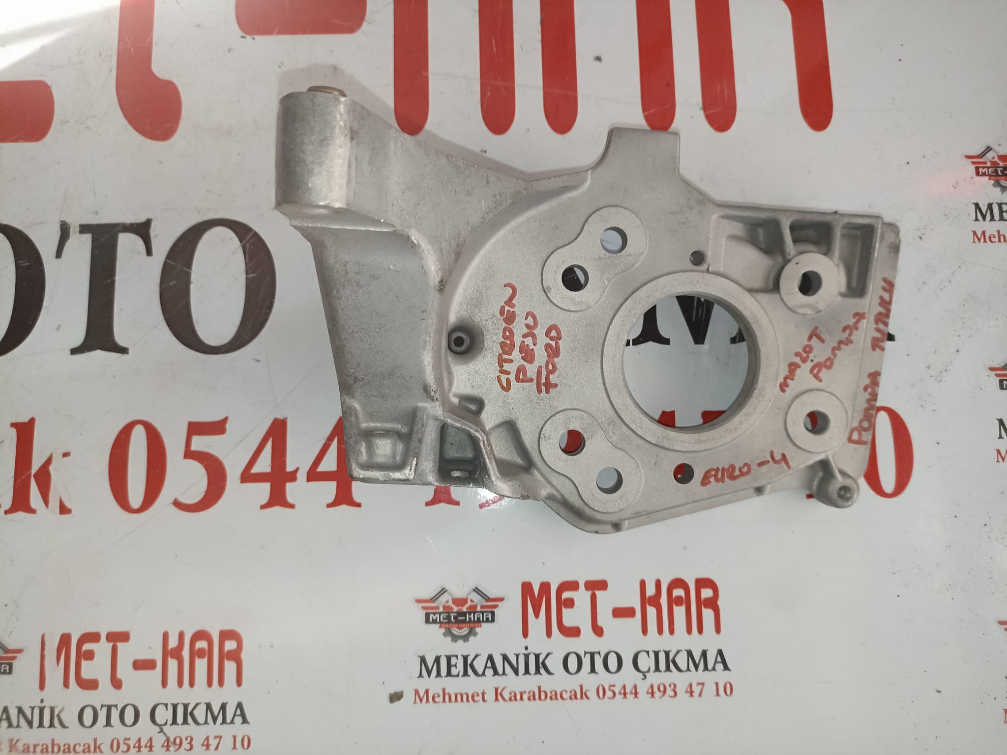 FORD TOURNEO COURİER POMPA AYAĞI 9684778280 MAZOT POMPA BRAKET