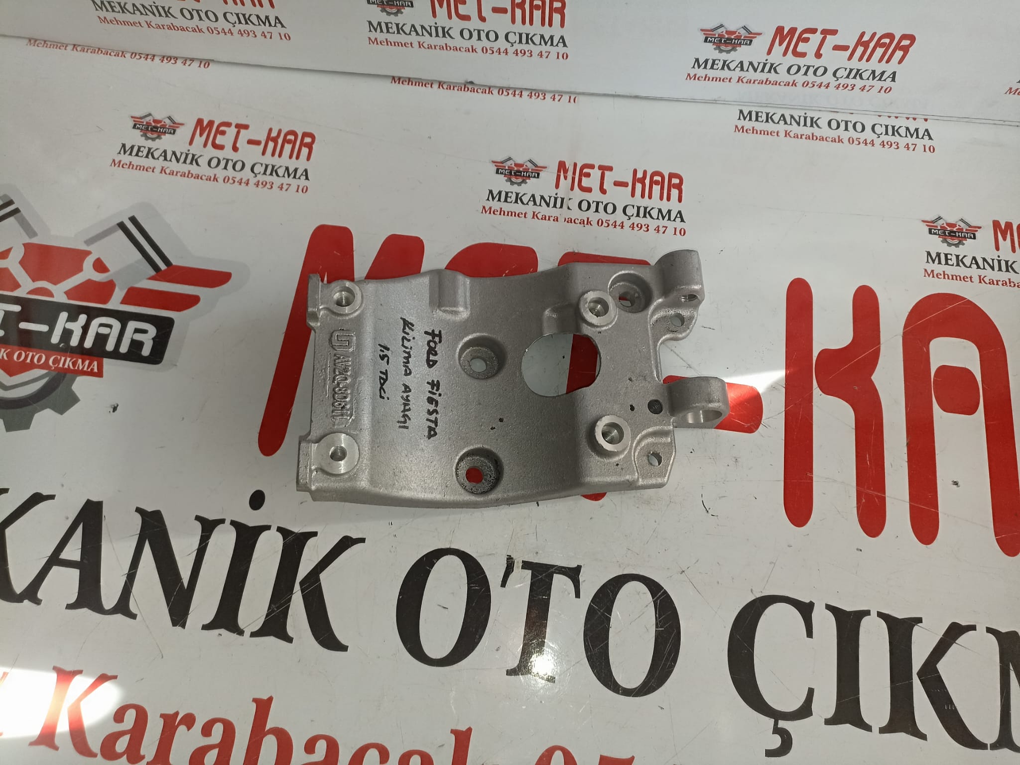 FORD Klima Kompresör Bağlanıt Ayağı Fiesta Focus Courier AV2Q-8D611