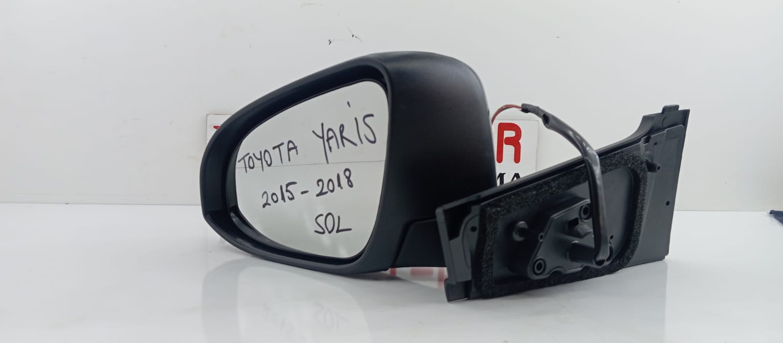 TOYOTA YARİS 2015-2018 MODEL ARASI SOL YAN AYNA , DİKİZ AYNA