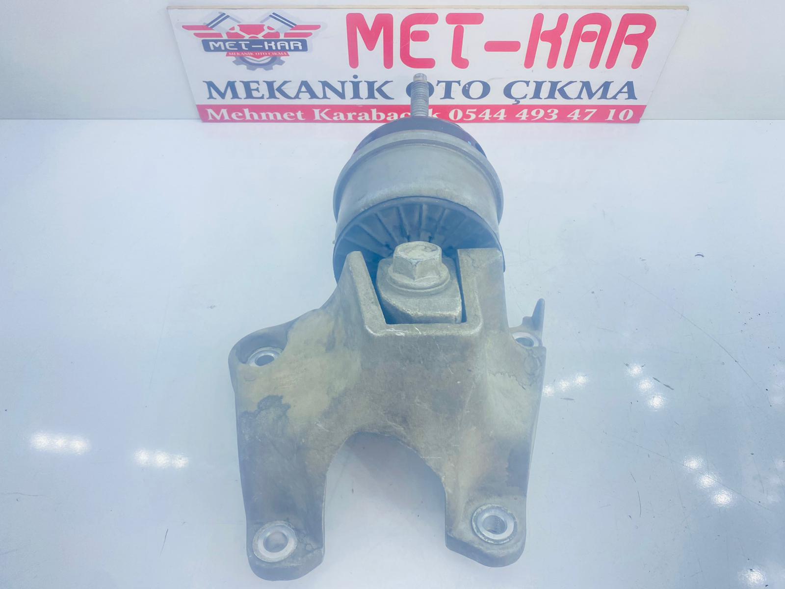 FORD RANGER 2.2 motor , 2016-2020 model arası SAG MOTOR MONTAJ KULAĞI VE BAGLANTI BRAKETİ , MOTOR TAKOZU , Motor Montaj İzolatörü ,  EB38-6046-BD  ,  EB3G 6B032 EA  ,  EB3G 6038 EA  ,  EB3G6B032EA  ,  EB3G6038EA