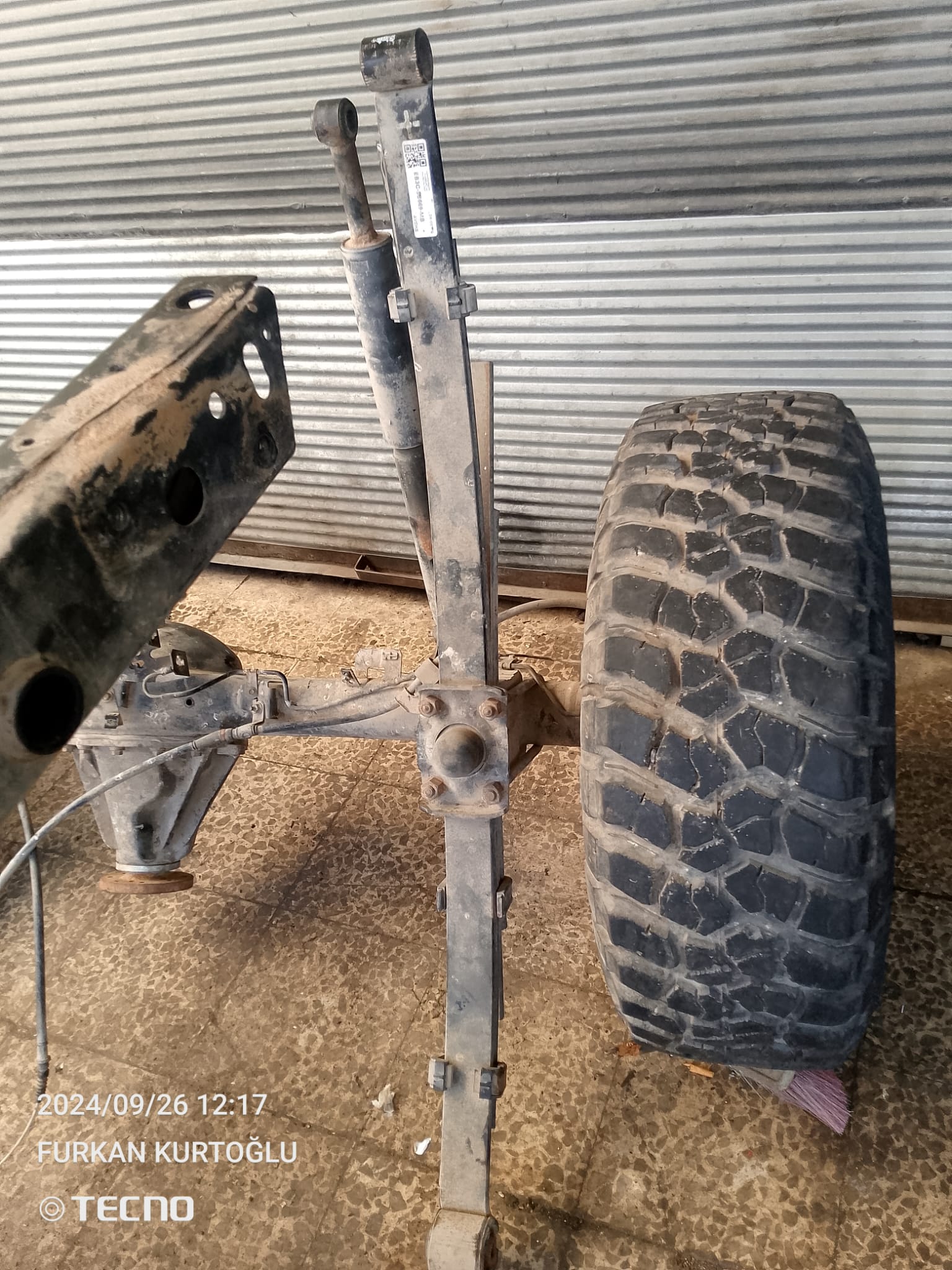 FORD RANGER  ARKA MAKAS , EB3C-5B669-MB , ARKA AMASÖR , ARKA AKS MİLİ , ARKA FREN KAMPANASI , MAKAS BURCU , DEFRANSİYEL , AYNA MARTİ DİŞLİSİ , ŞAFT  , EB3C5B669MB 
