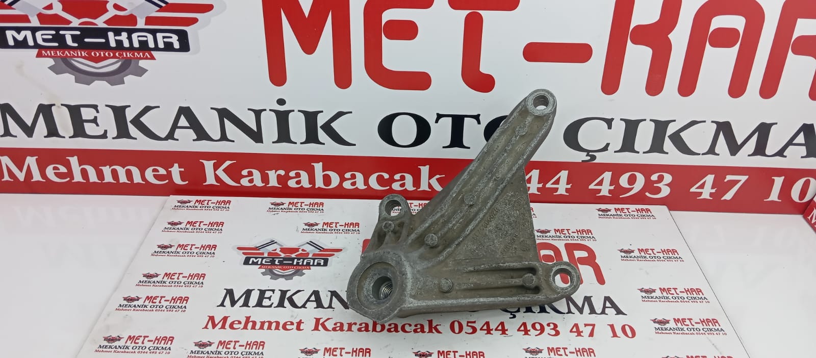 RENAULT MEGANE,CLİO,ŞANZIMAN ÜST BAGLANTI BRAKETİ 8200085733
