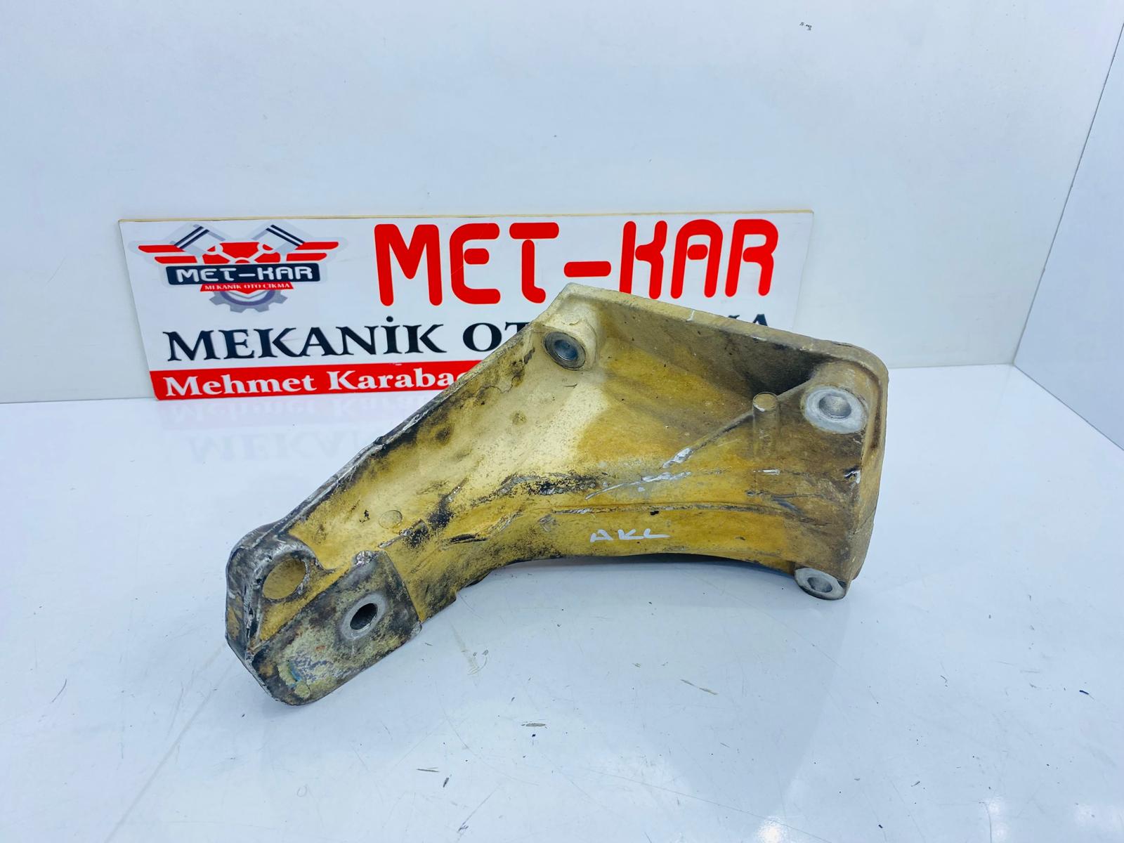 VOLKSWAGEN PASSAT , BORA , GOLF ,SEAT ,  bezinli AKL MOTOR  , MOTOR KULAGI , BAGLANTI BRAKETİ 6K0199354