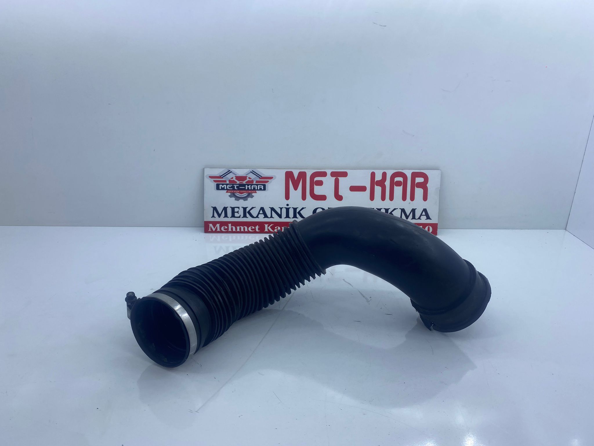 OPEL İNSİGNİA 1.8 HAVA FİLTRE BORUSU , HAVA EMİŞ BORUSU 55560897