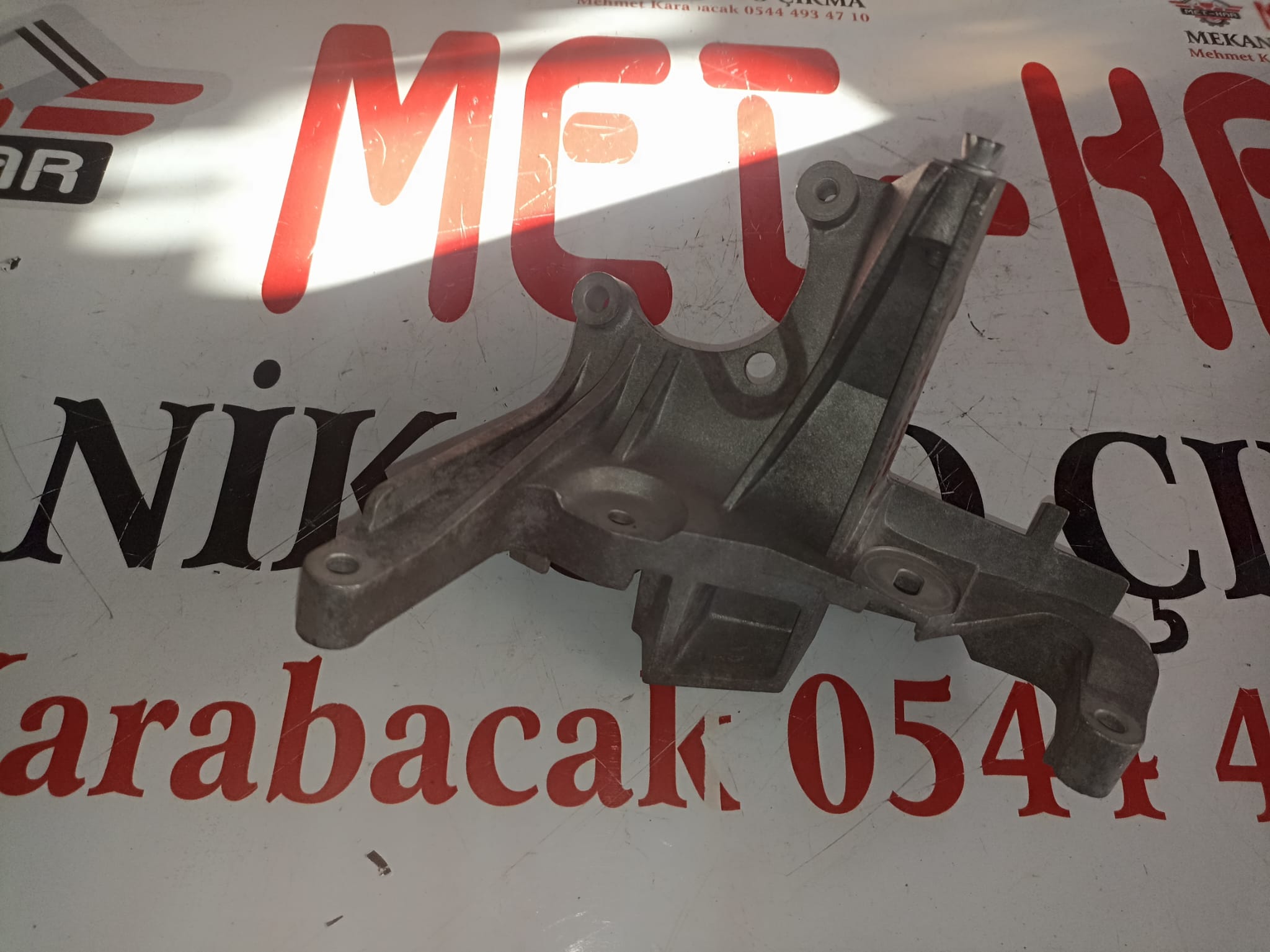 FORD focus euro5 bogaz kelebek braketi  FM5Q-9B470-CA