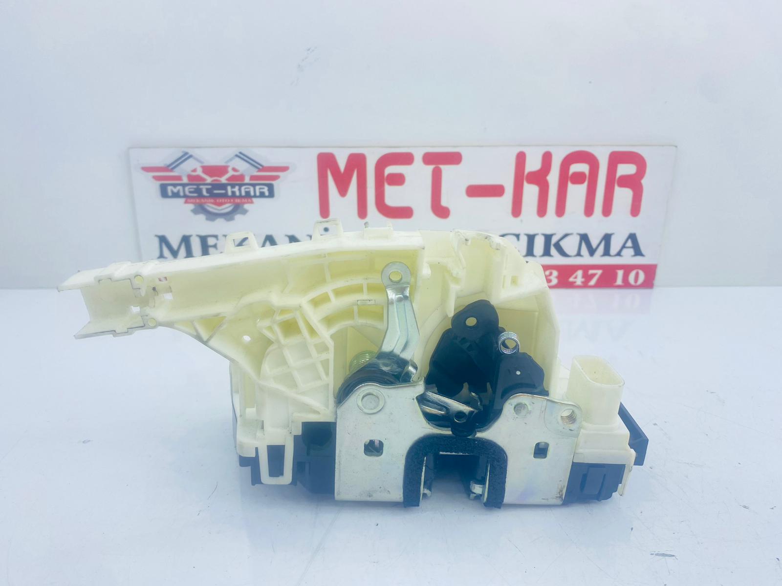 MERCEDES-BENZ  SPRİNTER  SAG ARKA KAPI KİLİDİ 2E1827506C , 60975052 , A9067401 , BSG 60-975-052