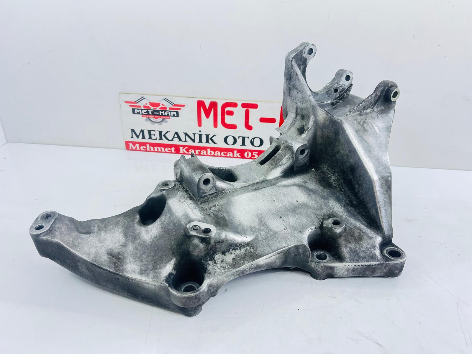 RENAULT 1.9 DİZEL TRAFİC DİNAMO BAĞLANTI BRAKETİ , ALTERNATÖR BRAKETİ 8200183234