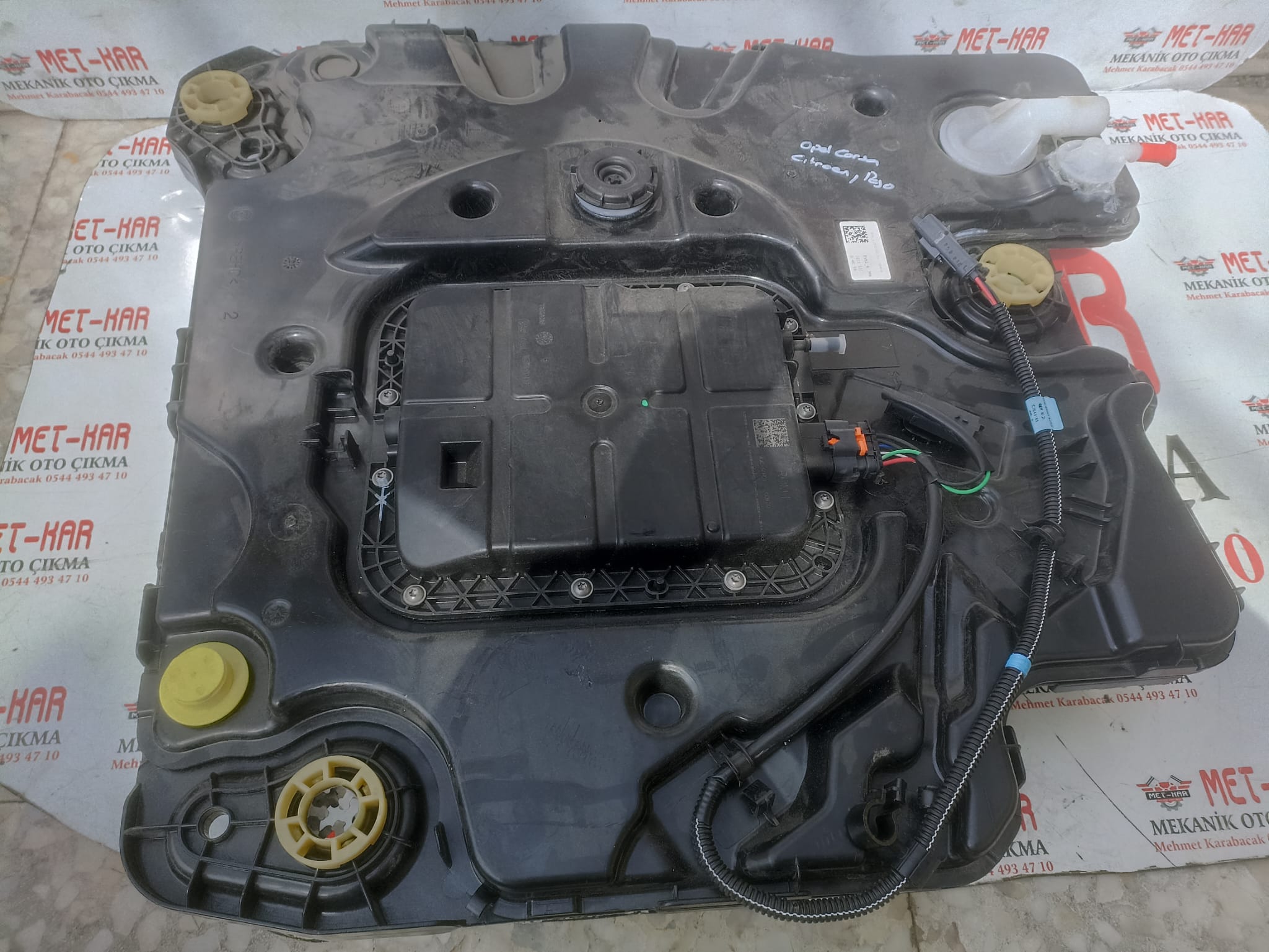 CİTROEN C3 ,OPEL CORSA F ,PEUGEOT 2008 Adblue deposu,tankı  39167312, 9827948380  Adblue Fab Üre Yakıt Katkı Deposu Pompalı  