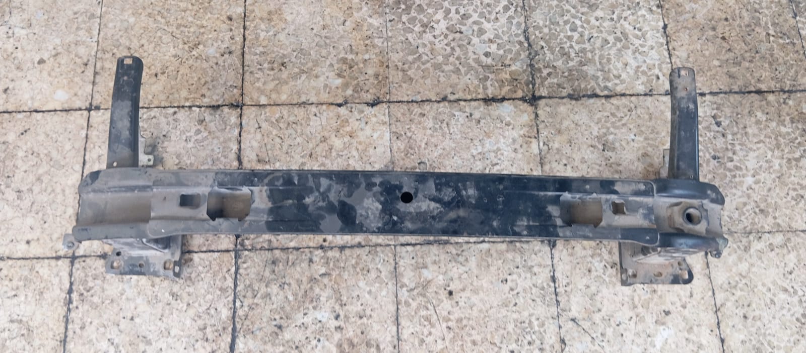 VOLKSWAGEN PASSAT B8 ÖN TAMPON DEMİRİ , 3G0807109